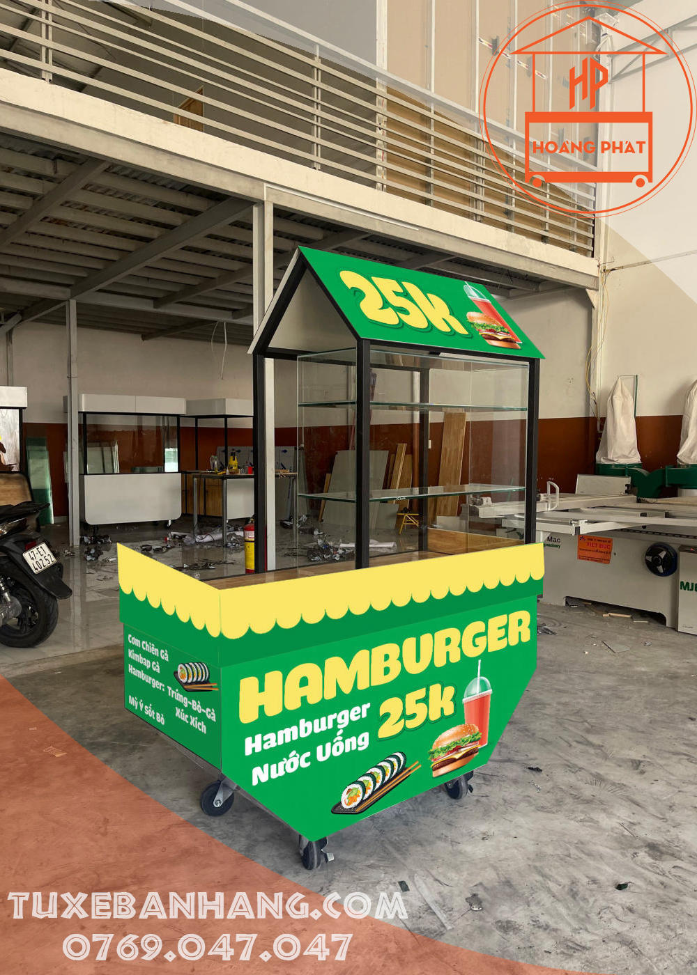 Xe bán bánh mì bằng sắt, Xe bán bánh mì bằng gỗ